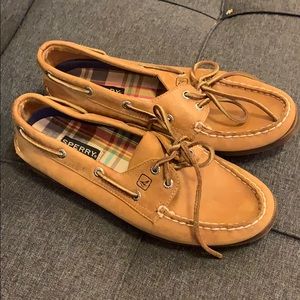 Tan leather sperry’s size 9